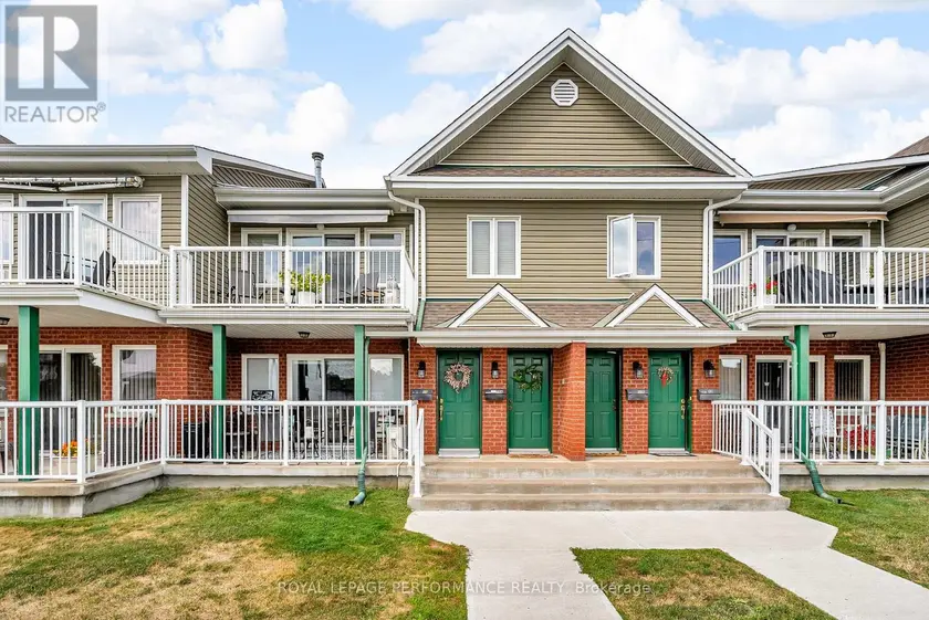 Townhouse at 3 - 15 FIRST STREET W, Cornwall