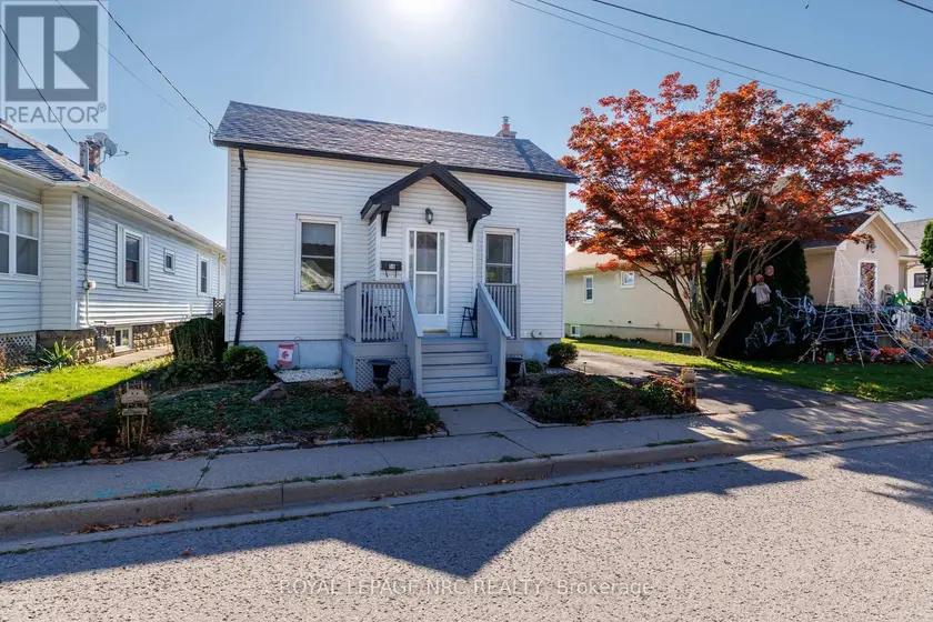 Detached at 56 BEECH STREET, St. Catharines