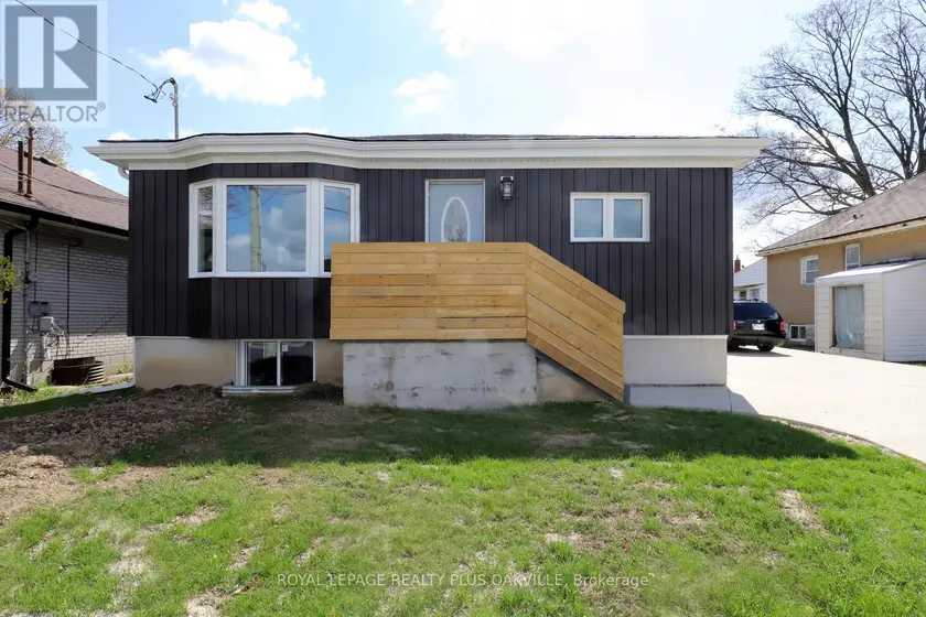 Detached at MAIN FLOOR - 269 WEST 5TH STREET, Hamilton
