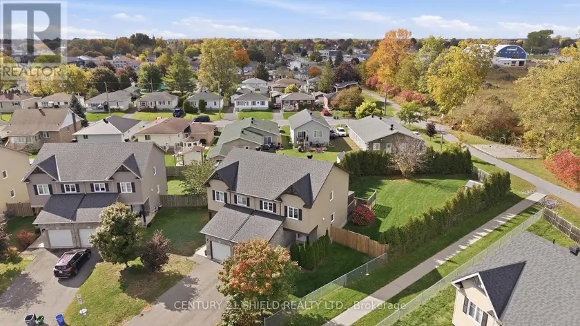 Semi-Detached/Link at 1140 CLEMENT COURT, Cornwall