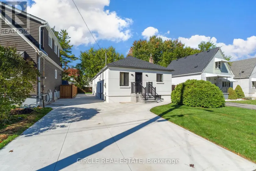 Detached at 226 EAST 28TH STREET, Hamilton
