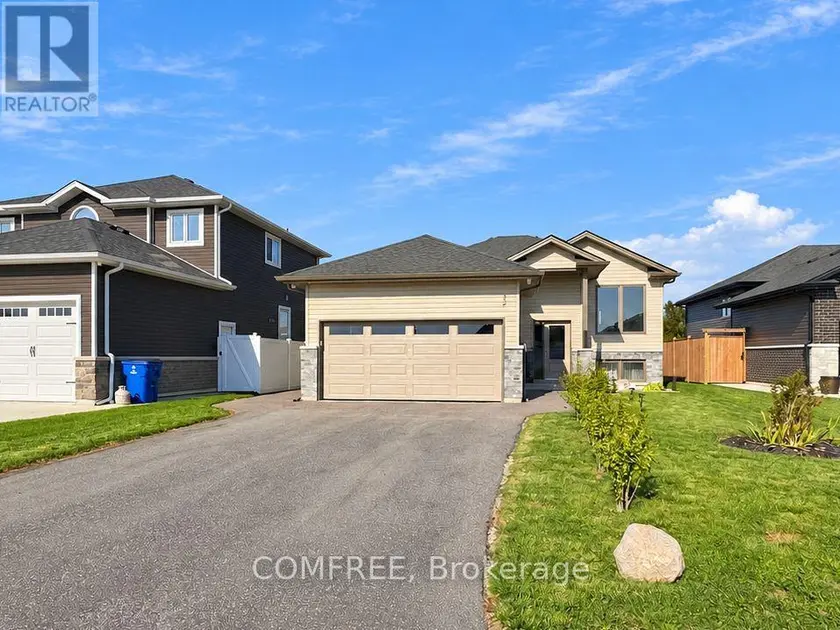 Detached at 32 HAWTHORNE CRESCENT, Chatham-Kent