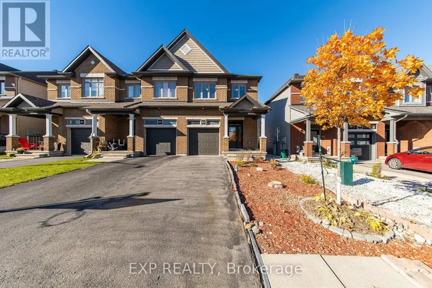 Townhouse at 811 LOOSESTRIFE WAY, Ottawa