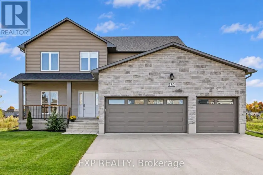 Detached at 750 GAMBLE DRIVE, Russell