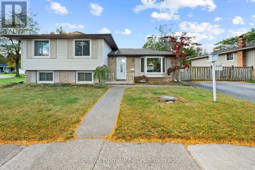 Detached at MAIN - 7315 FREEMAN STREET, Niagara Falls