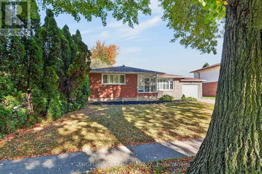 Detached at 6773 CRAWFORD STREET, Niagara Falls
