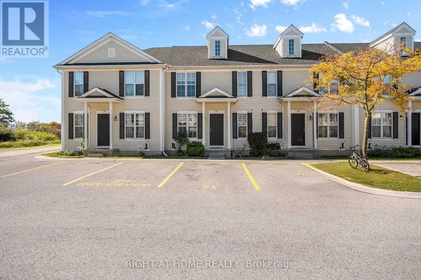 Townhouse at 31 - 600 SARNIA ROAD, London