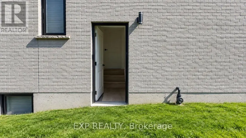Detached at BSMT - 2567 CONSTANCE AVENUE, London