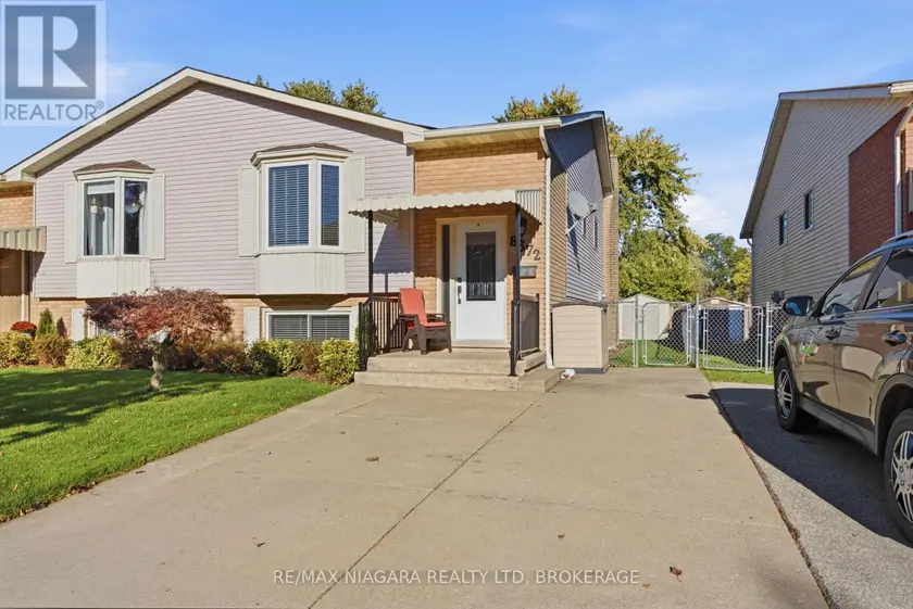 Semi-Detached/Link at 8372 MUNDARE CRESCENT, Niagara Falls