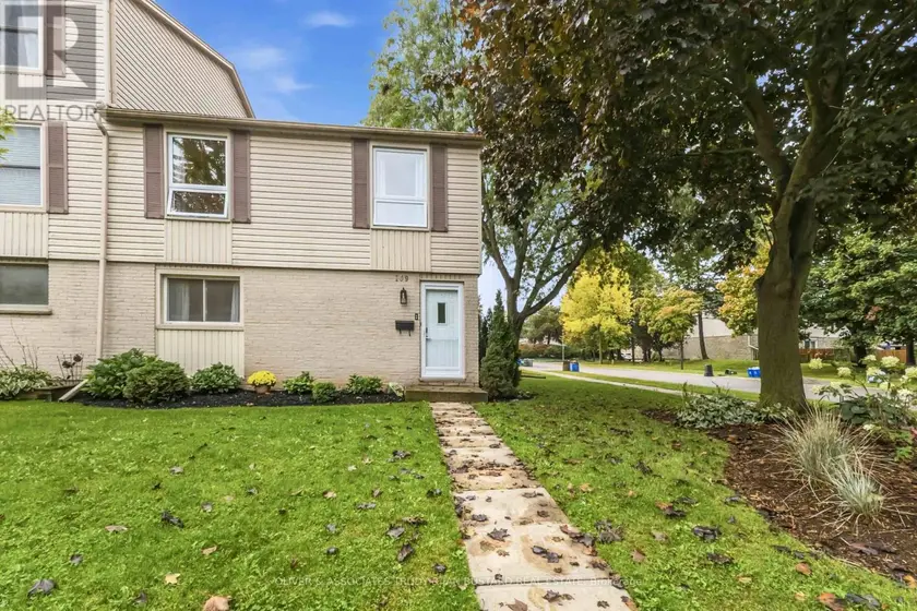 Townhouse at 109 MCMASTER DRIVE E, London