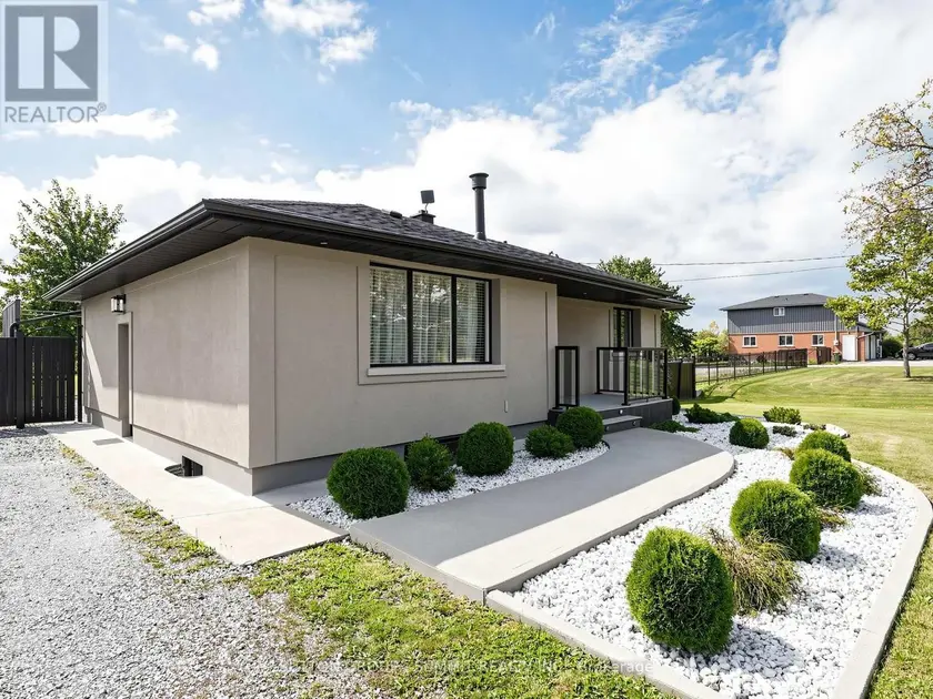 Detached at 252 MUD STREET E, Hamilton