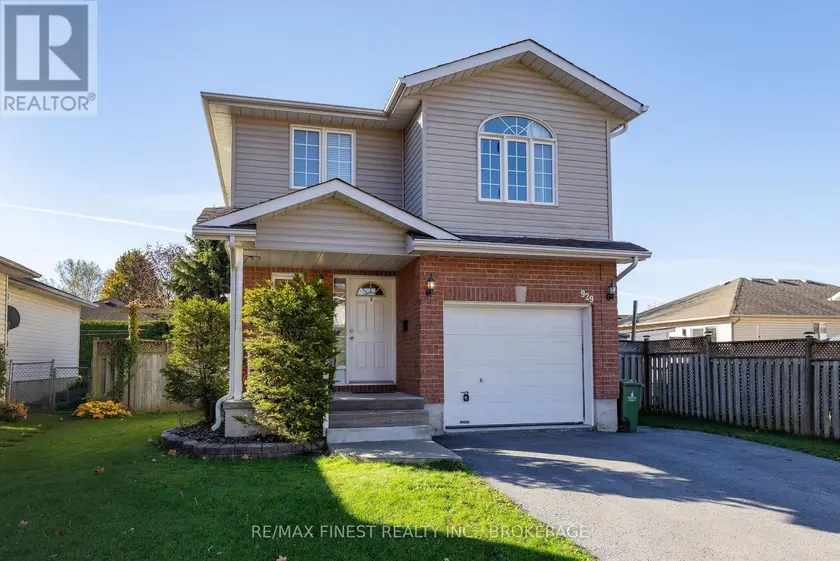 Detached at 929 LOMBARDY STREET, Kingston