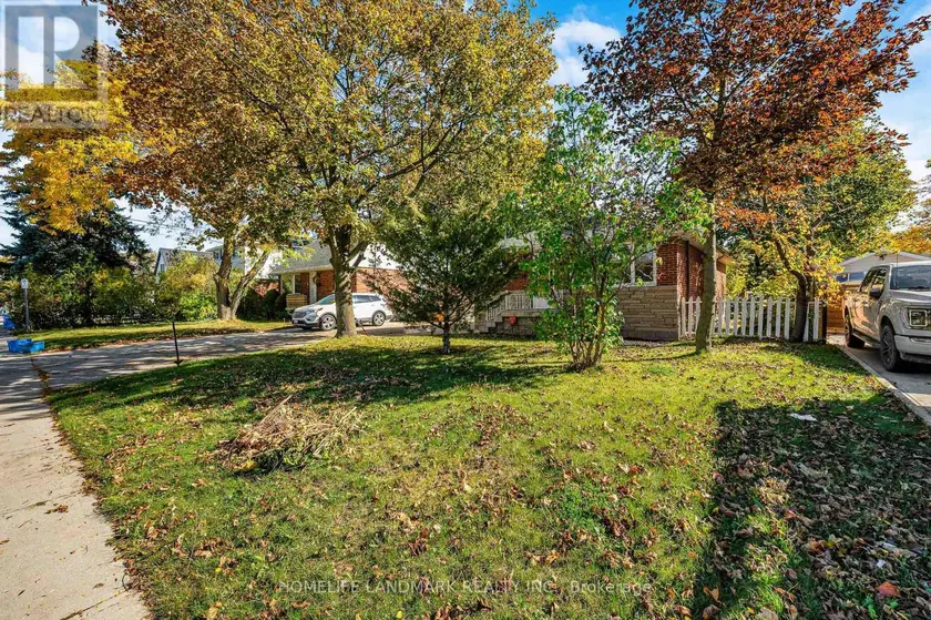 Detached at 135 HOWARD AVENUE, Hamilton
