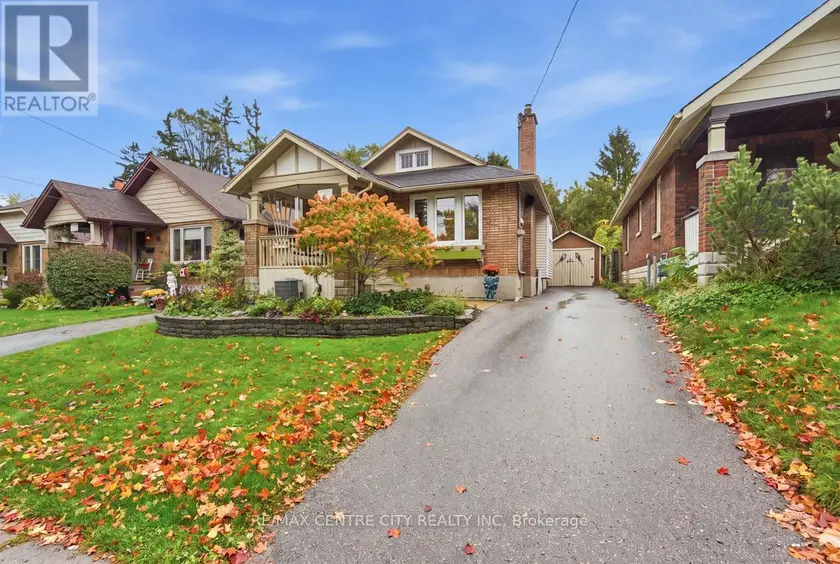Detached at 649 EMERY STREET E, London South