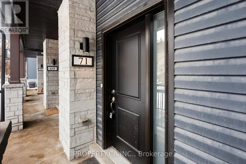 Townhouse at 71 - 2 WILLOW STREET, Brant