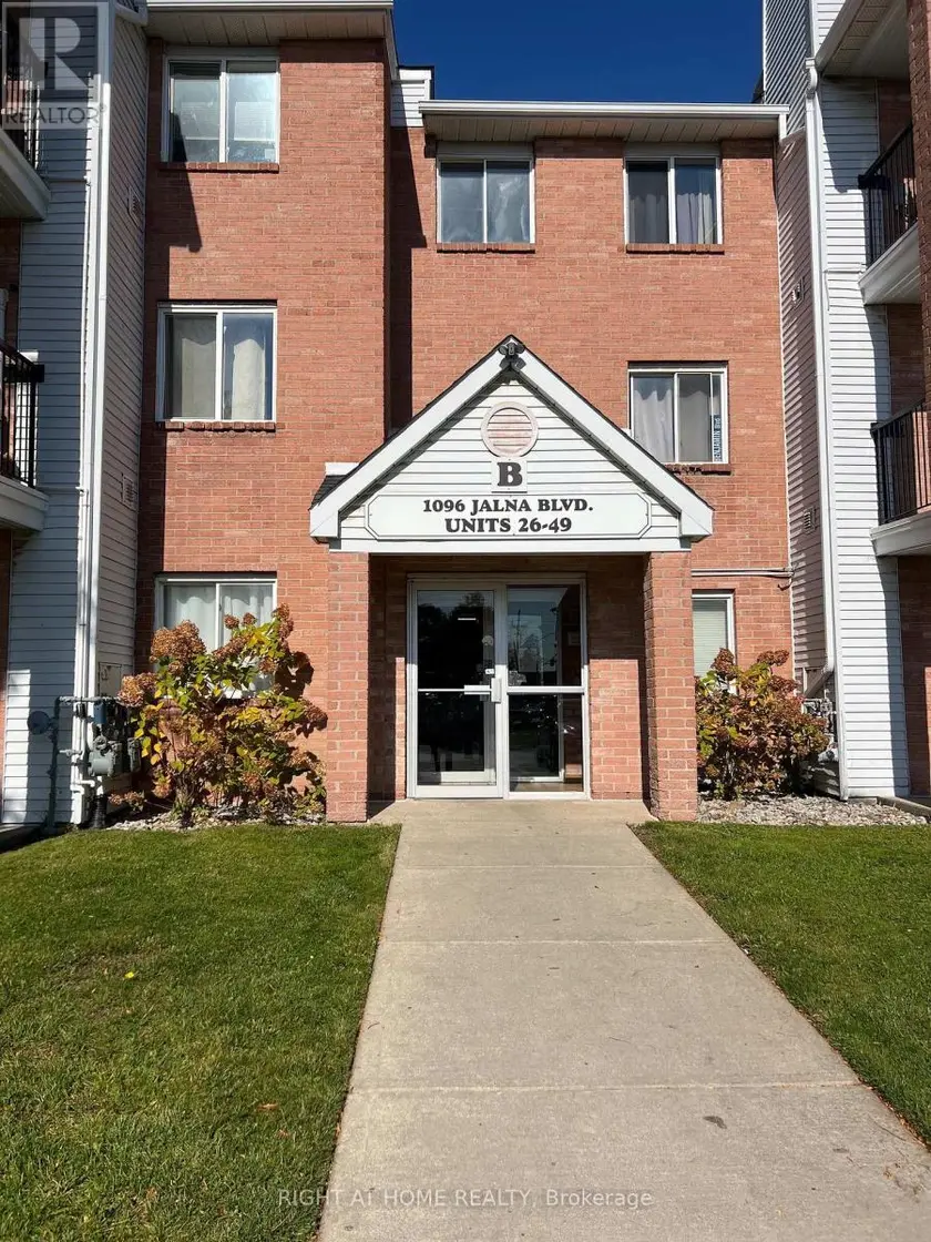Apartment at 38 - 1096 JALNA BOULEVARD, London South
