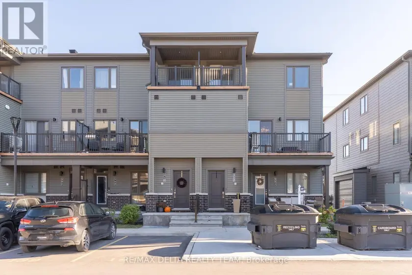 Townhouse at 512 LILLIAN FREIMAN PRIVATE, Ottawa