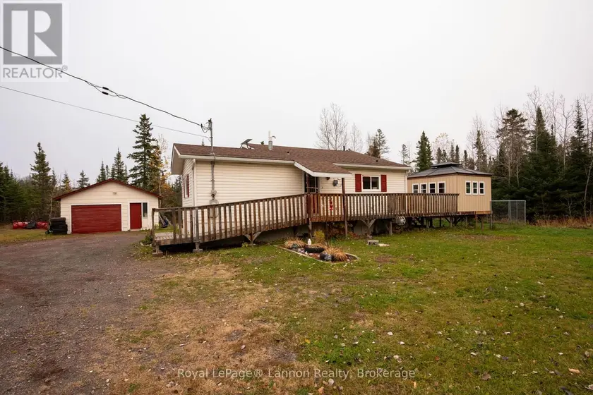 Detached at 580 11/17 HIGHWAY, Thunder Bay Remote Area
