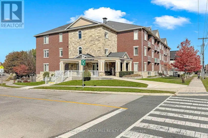 Apartment at 102 - 95 WILSON ST STREET W, Hamilton