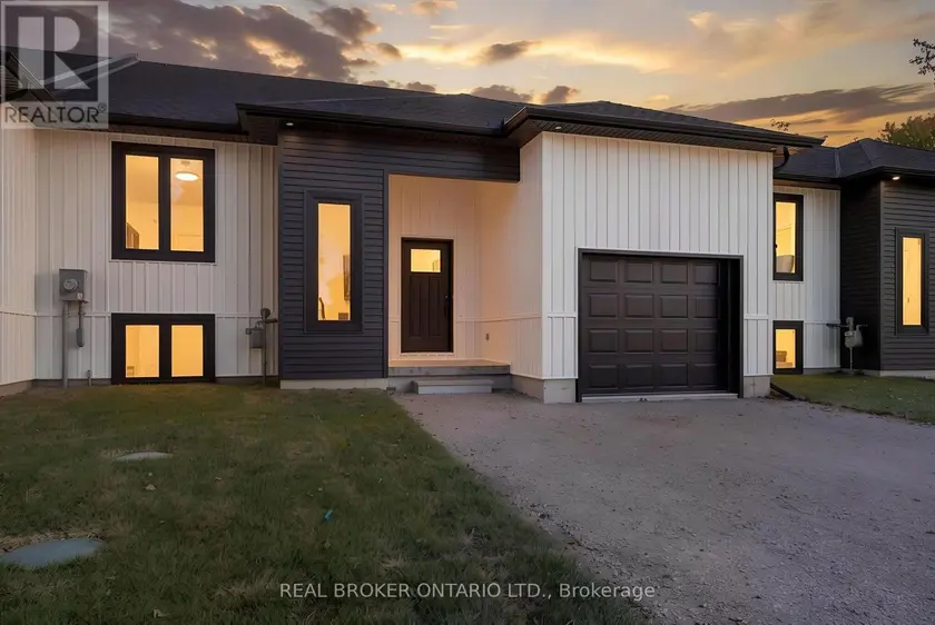 Townhouse at 3 - 153 DAVIS STREET, Southwest Middlesex