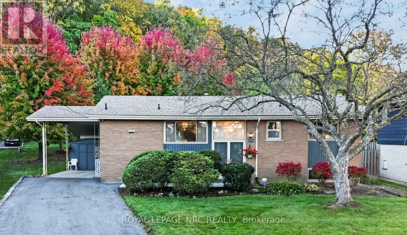 Detached at 126 WOODSIDE DRIVE, St. Catharines