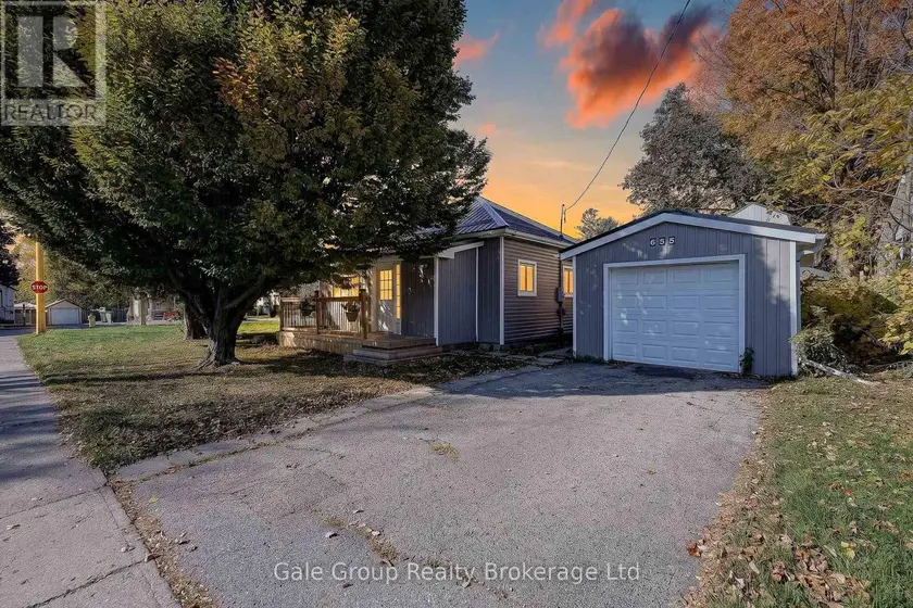 Detached at 655 COLLEGE AVENUE, Woodstock