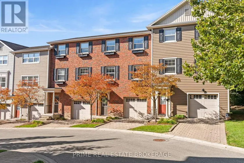 Townhouse at 4 - 1850 BEAVERBROOK AVENUE, London