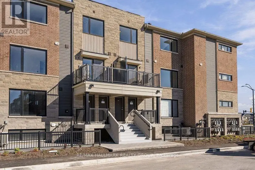 Townhouse at 11 - 201 GLENROY GILBERT DRIVE, Ottawa