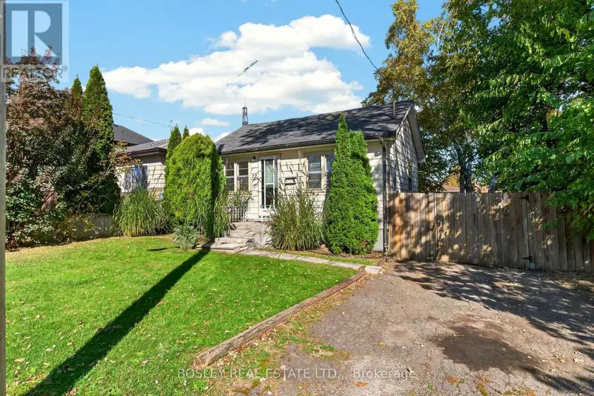 Detached at 72 TUNIS STREET, St. Catharines