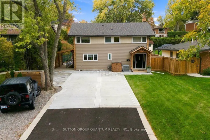Detached at 18 PLEASANT AVENUE, Hamilton