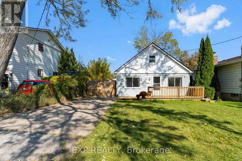 Detached at 20 KIRK STREET, St. Catharines