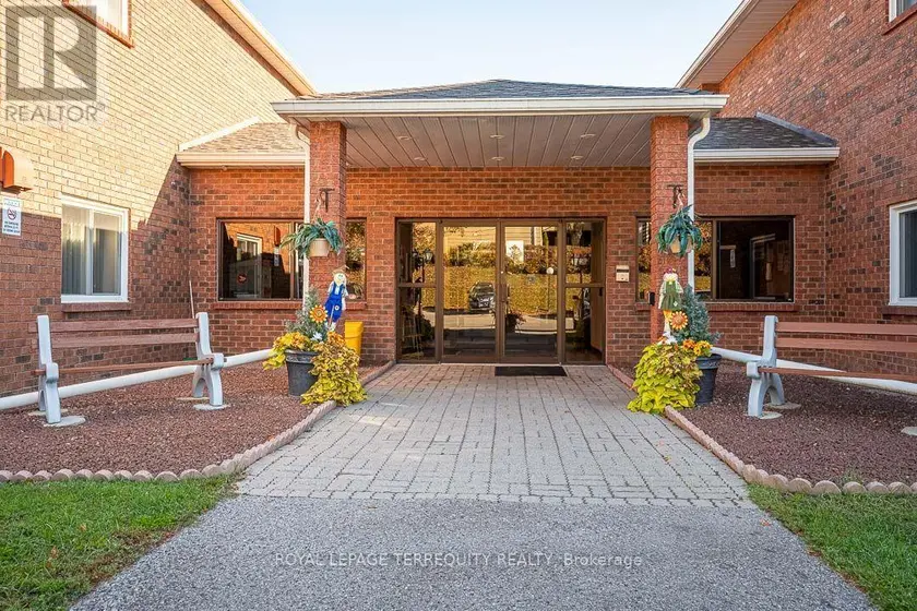 Apartment at 211 - 475 PARKHILL ROAD W, Peterborough