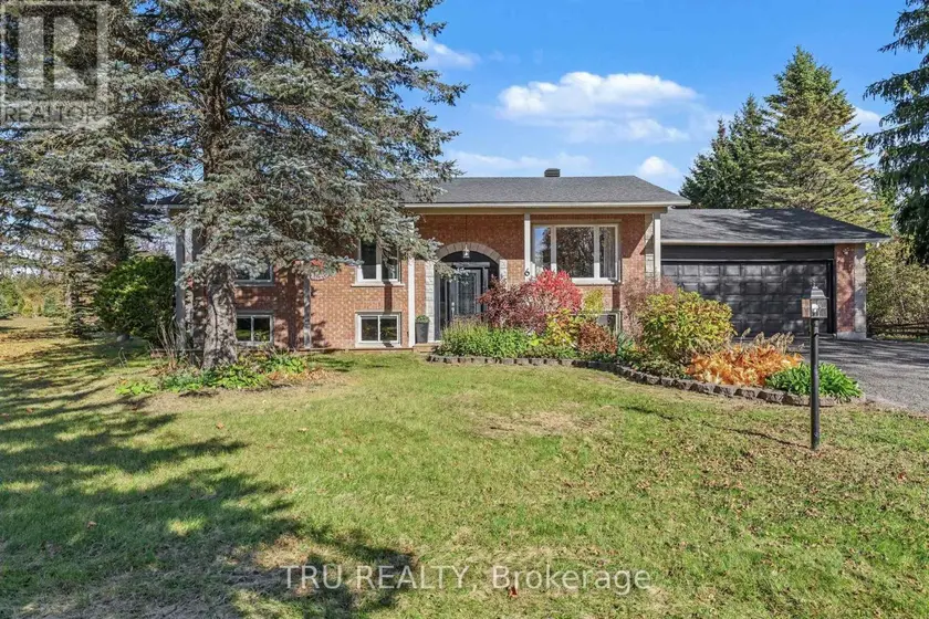 Detached at 6 OXFORD HEIGHTS DRIVE, North Grenville