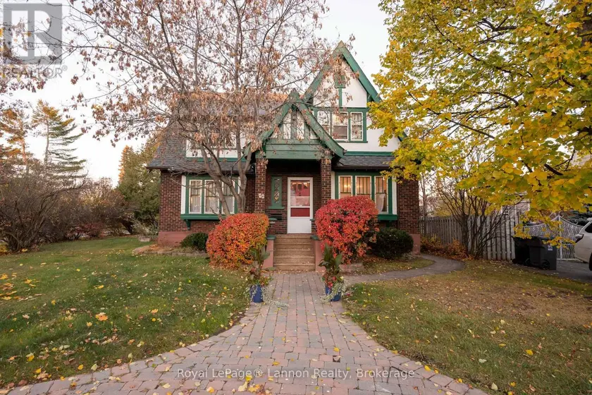 Detached at 98 SUMMIT AVENUE, Thunder Bay