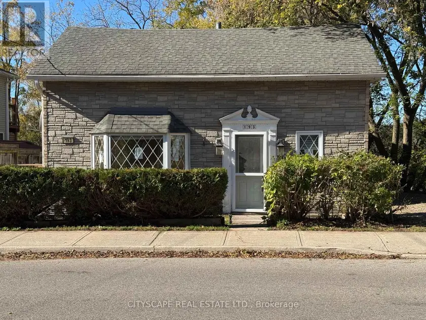 Detached at 193 QUEEN STREET E, Cambridge