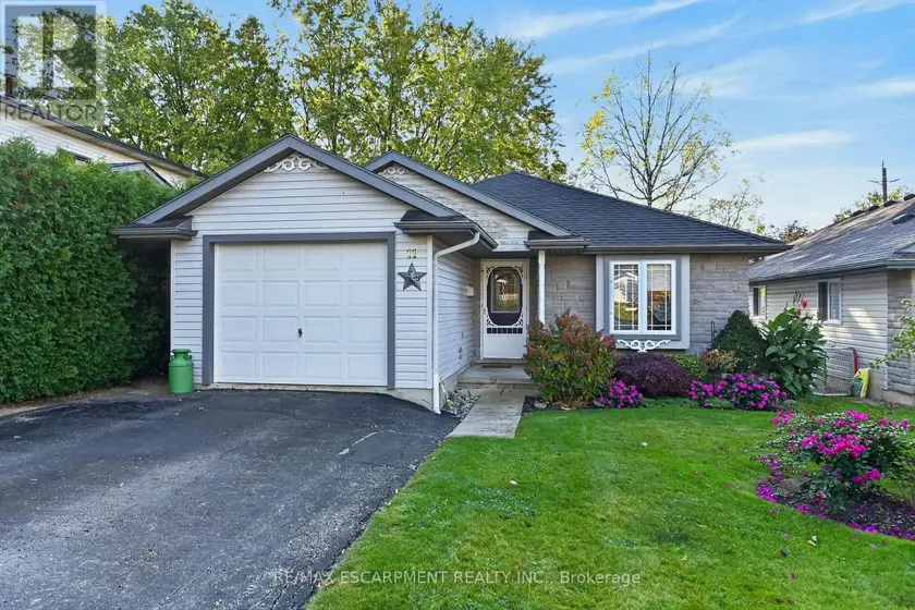 Detached at 11 BARTON STREET, Haldimand