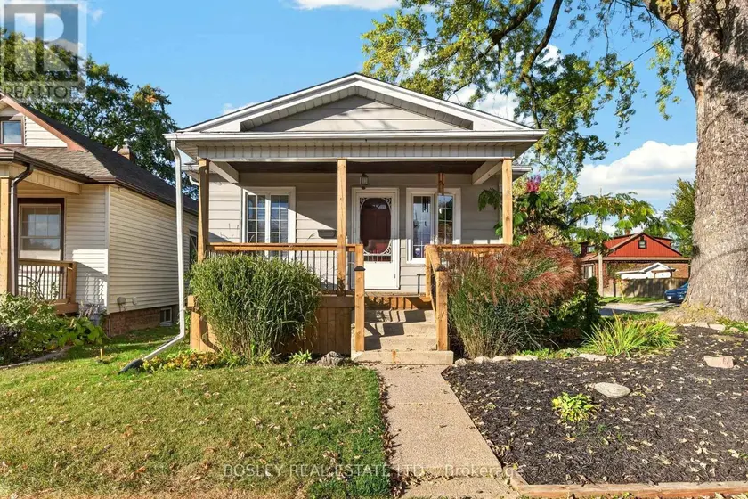 Detached at 5 STUART AVENUE, St. Catharines