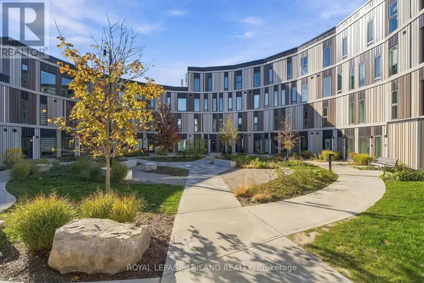 Townhouse at B117 - 2082 LUMEN DRIVE, London