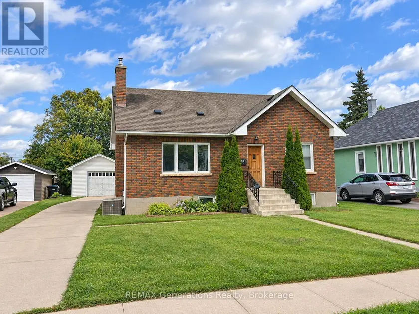 Detached at 251 FRANCIS STREET W, Thunder Bay