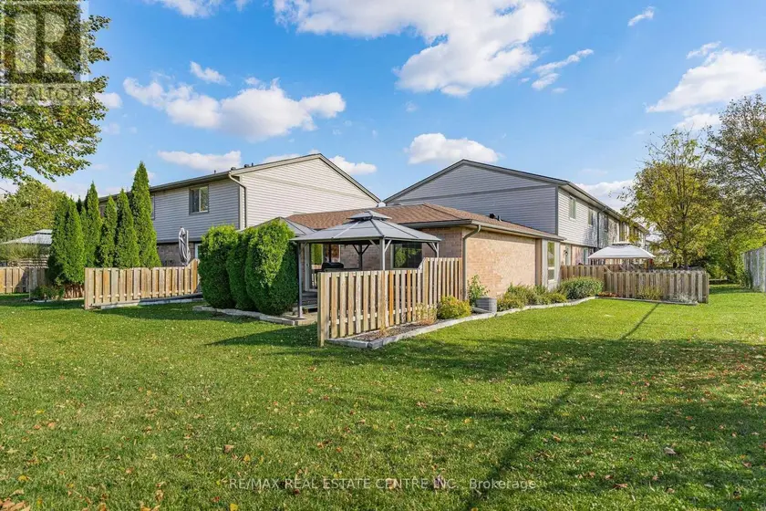 Townhouse at 4 - 700 ERINBROOK DRIVE, Kitchener