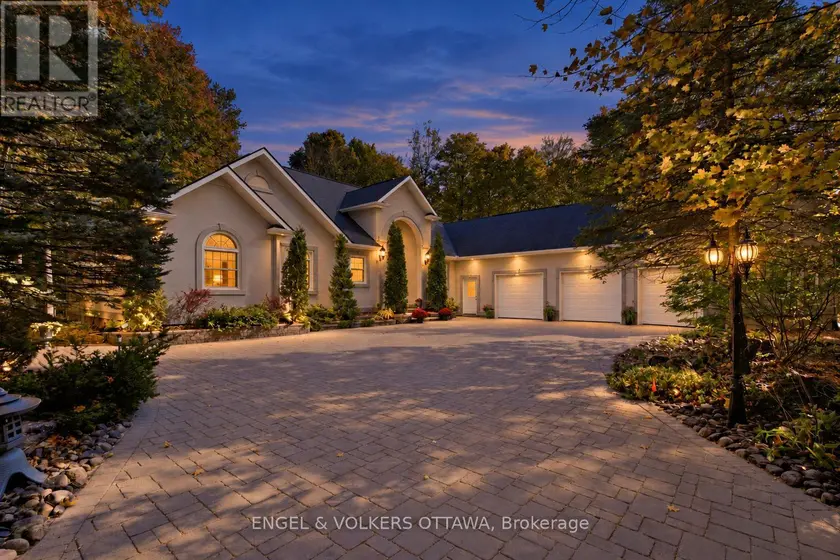 Detached at 5732 QUEENSCOURT CRESCENT, Ottawa