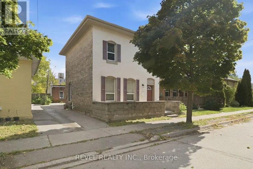 Detached at 97 QUEEN STREET, Brantford