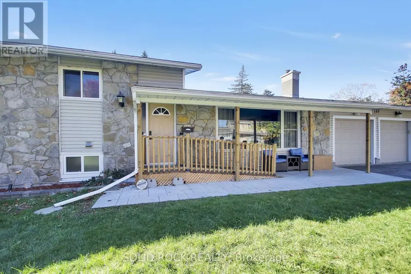 Detached at 125 BEAVER RIDGE, Ottawa