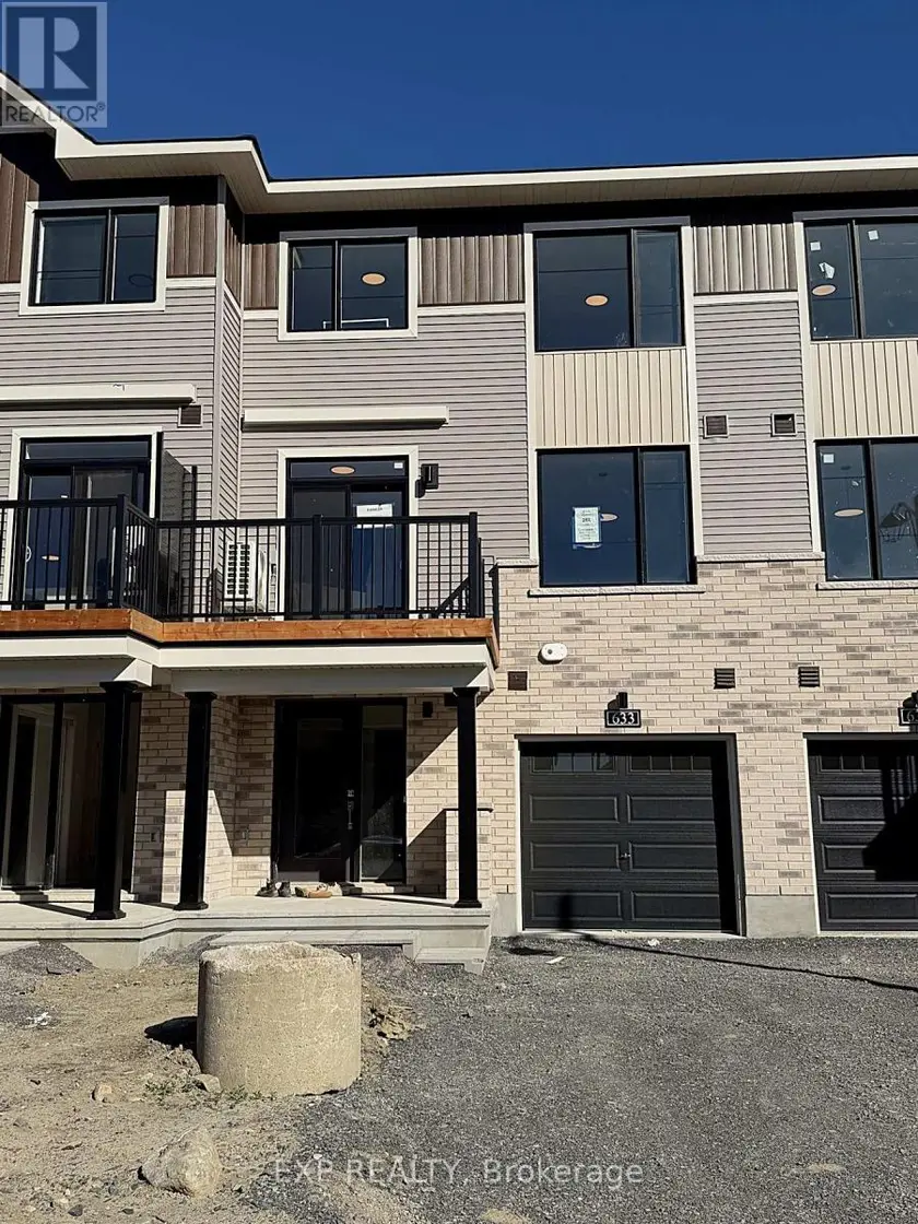 Townhouse at 633 MOONGLADE CRESCENT, Ottawa