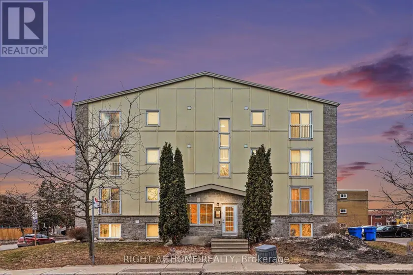 Apartment at 202 - 646 CUMMINGS AVENUE, Ottawa