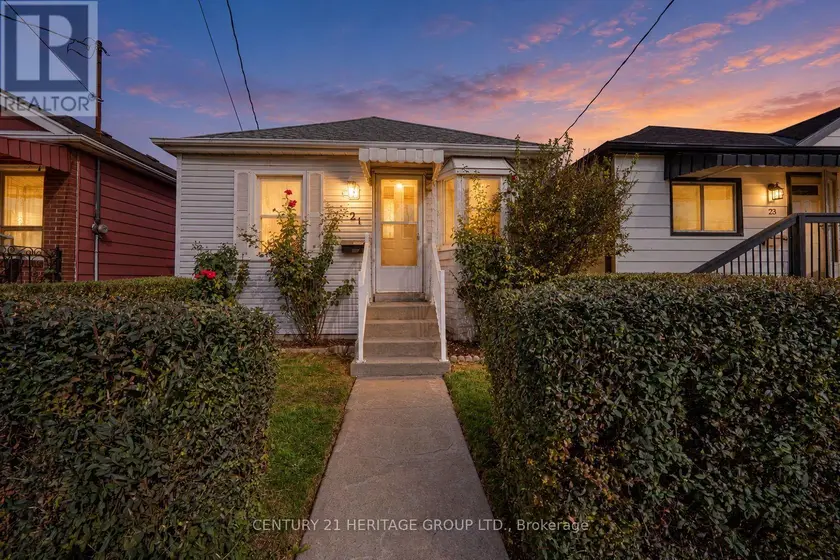 Detached at 21 HARRISON AVENUE, Hamilton