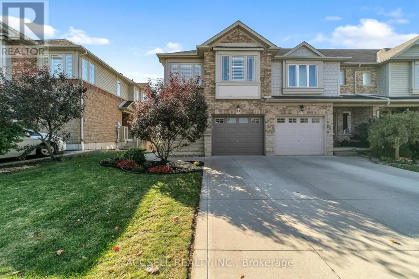 Townhouse at 55 VOYAGER PASS, Hamilton