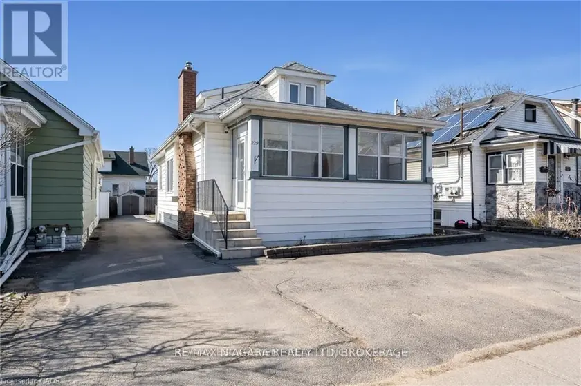 Detached at A - 229 GENEVA STREET E, St. Catharines