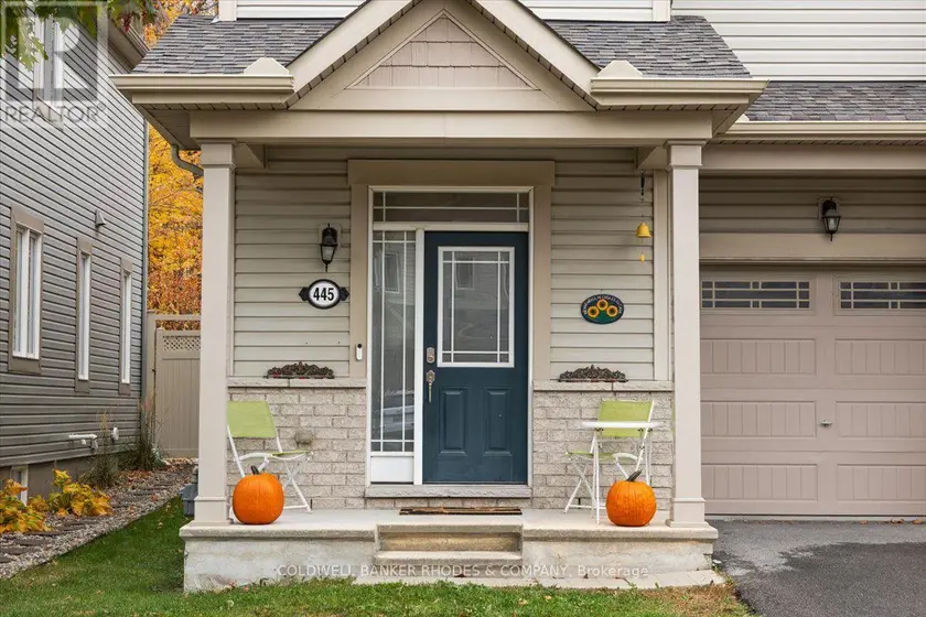 Townhouse at 445 MEADOWBREEZE DRIVE, Ottawa