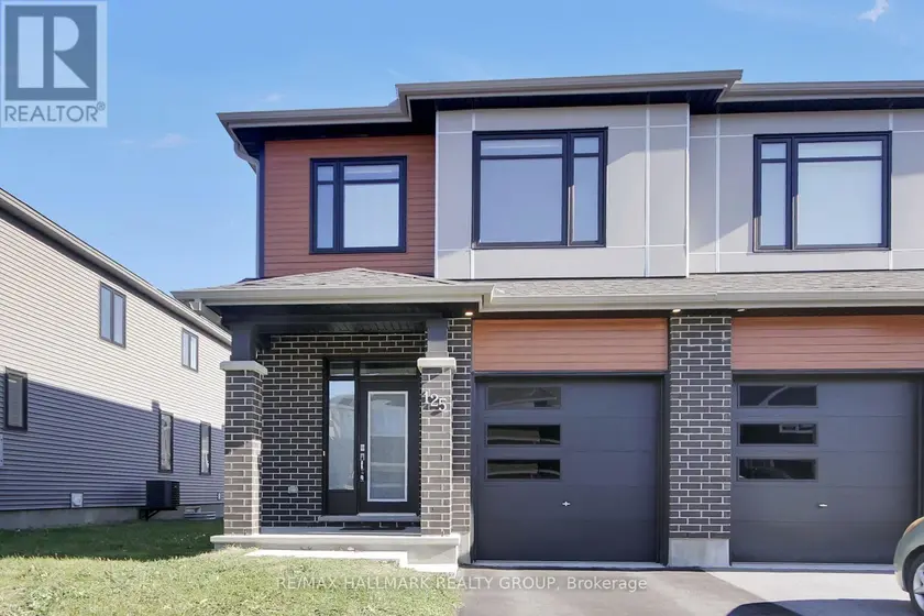 Townhouse at 125 ANGELONIA CRESCENT, Ottawa